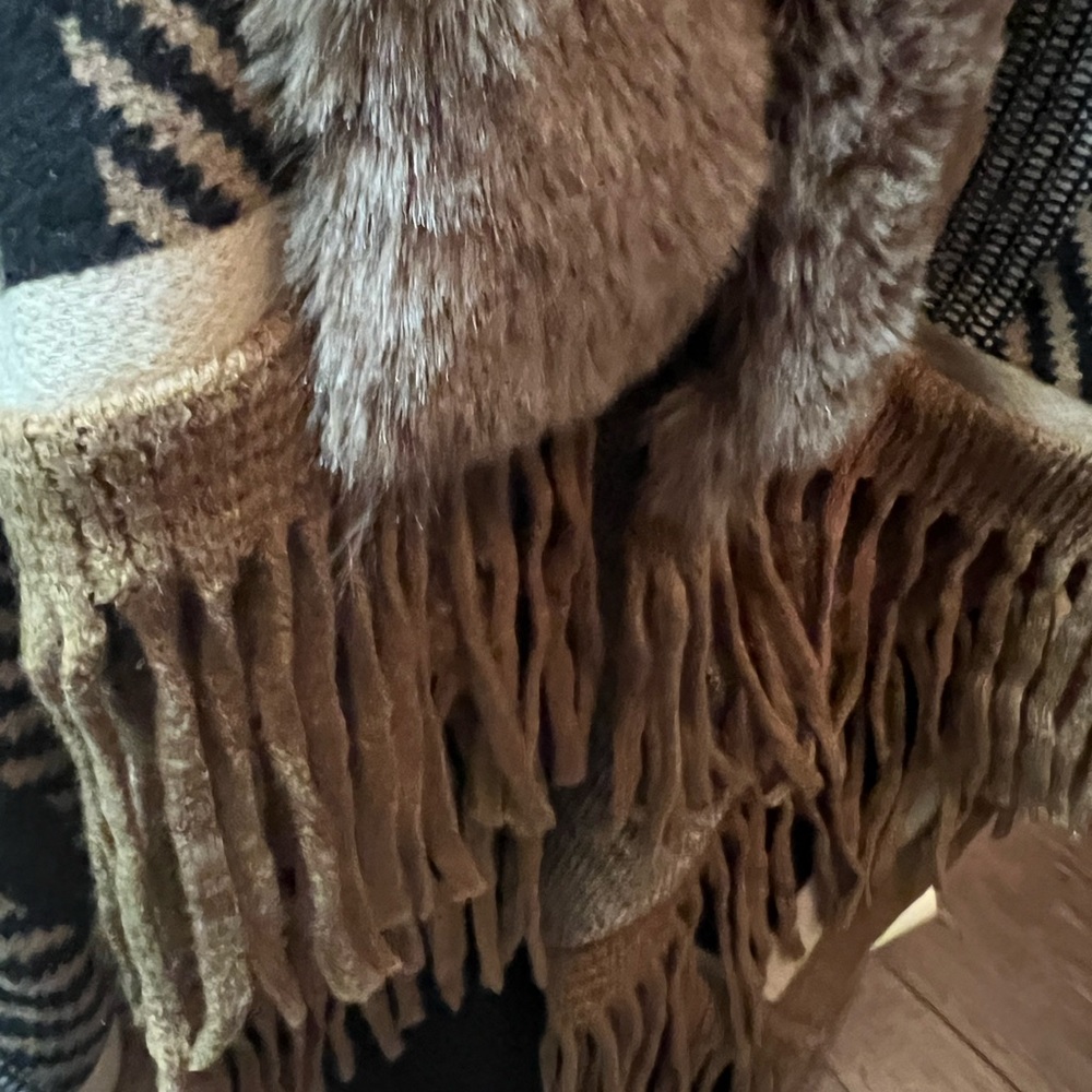 NWT Original, USA, gorgeous multicolor faux fur wrap. One size fits all. - Picture 15 of 17